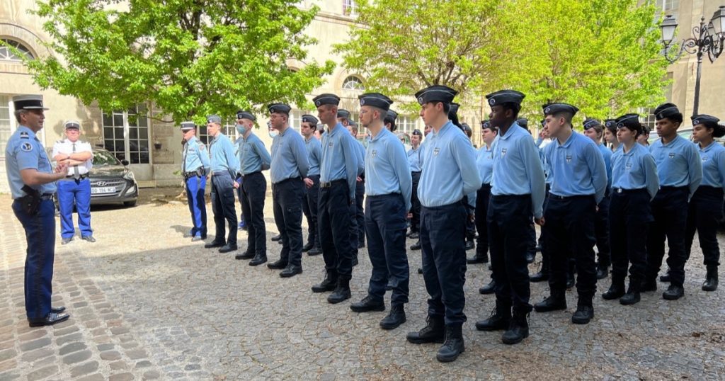 Les Cadets de l'Oise en visite à la Garde Républicaine